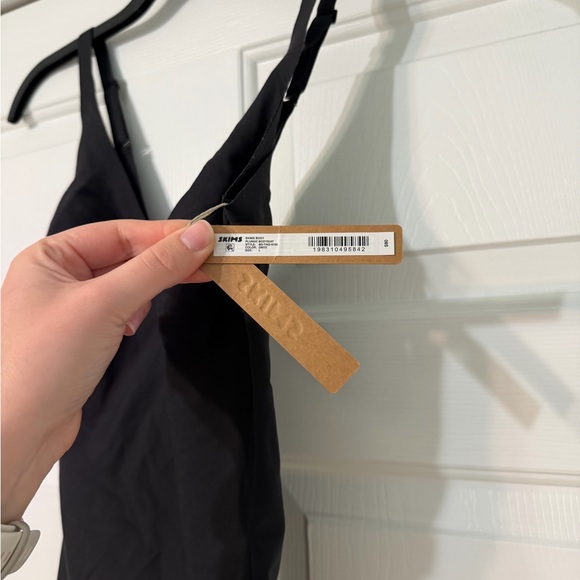 NWT SKIMS Body Unlined Plunge Thong Bodysuit | Onyx / L - Picture 4 of 8